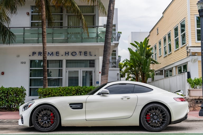 Mercedes-AMG GT Coupé deportivo, ejemplo de modelo