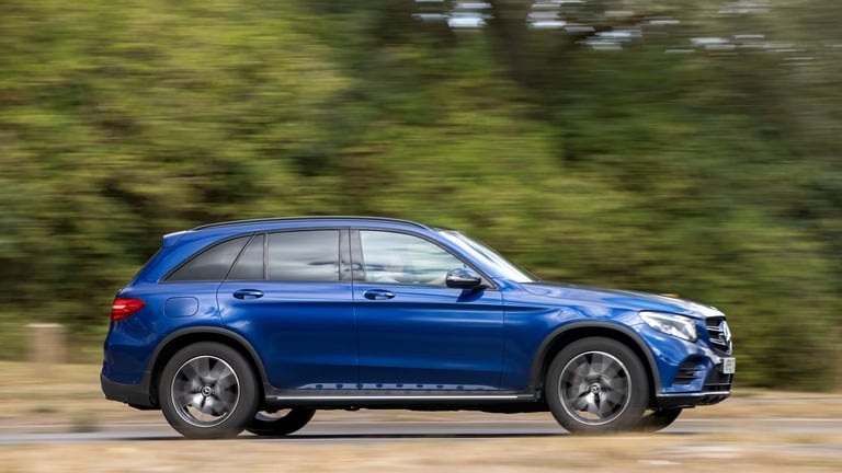 Mercedes-Benz GLC AMG SUV premium, ejemplo de modelo